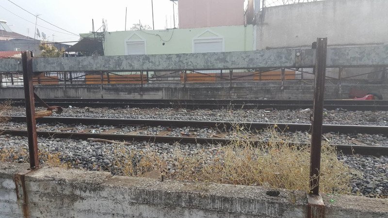 Αυτοψία στις γραμμές στη Λάρισα που παρασύρθηκε ο 12χρονος -Τα «περάσματα θανάτου» [εικόνες & βίντεο] | iefimerida.gr 0