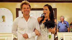Η σπέσιαλ έκπληξη του Jon Bon Jovi σε φανατική θαυμάστριά του-Τη συνόδεψε νύφη στην εκκλησία [εικόνες] | iefimerida.gr 0
