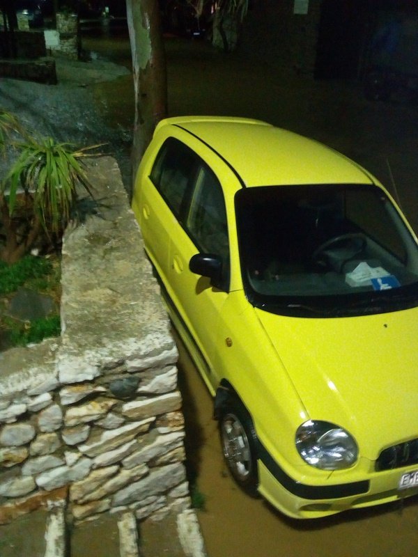 «Πνίγηκε» στη λάσπη η Πάρος μετά από μεγάλη καταιγίδα -Απίστευτες εικόνες [εικόνες & βίντεο] | iefimerida.gr 11