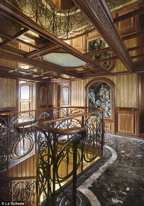 La Sultana: Το σκάφος των κατασκόπων της Σοβιετικής Ενωσης που μετατράπηκε σε γιοτ πολυτελείας [εικόνες] | iefimerida.gr 5