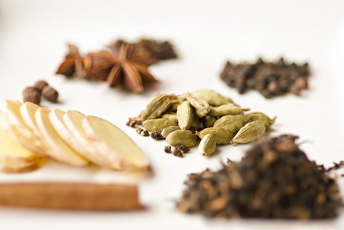 Latte με τσάι και μπαχαρικά, σπιτικό | iefimerida.gr 1