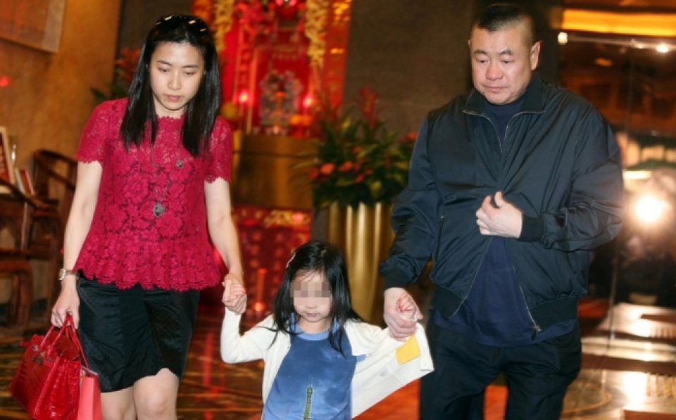 Αυτή η 7χρονη μόλις πήρε από τον πατέρα της ένα δώρο 50 εκατ. ευρώ [εικόνες] | iefimerida.gr 1