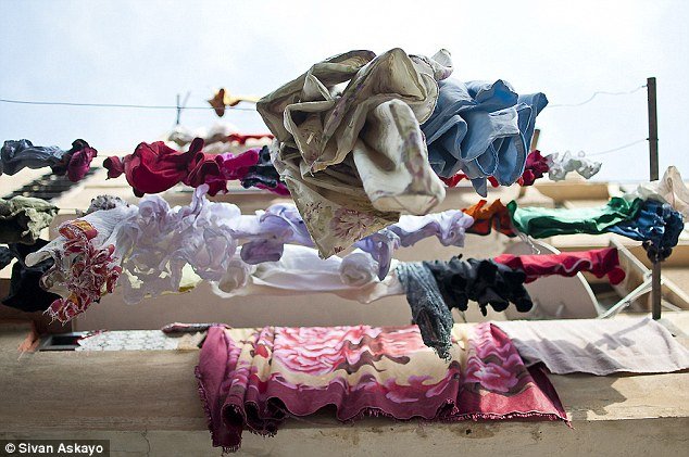 Από σήμερα, συμμετοχικές «Μπουγάδες» στο Beton 7 για τους Γιατρούς του Κόσμου [εικόνες] | iefimerida.gr 2