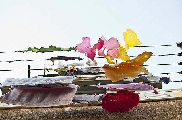 Από σήμερα, συμμετοχικές «Μπουγάδες» στο Beton 7 για τους Γιατρούς του Κόσμου [εικόνες] | iefimerida.gr 1