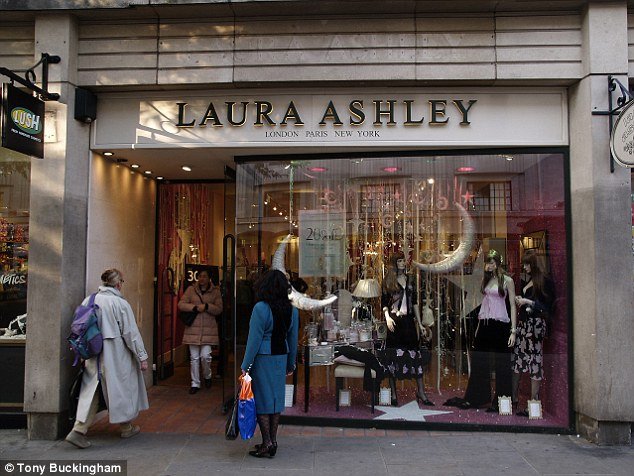 Πρώην βασίλισσα ομορφιάς «σφάζεται» με τον Mr. Laura Ashley για την αμύθητη περιουσία του -Οι τρελές απαιτήσεις της [εικόνες] | iefimerida.gr 5