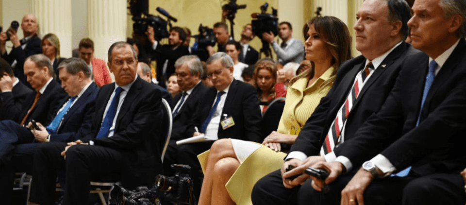 Χάζεψε ο Σεργκέι Λαβρόφ με τη Μελάνια -Εκείνη δεν έριξε ούτε μια ματιά [εικόνες] | iefimerida.gr 0