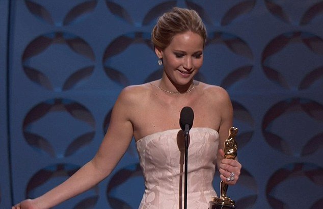 Ολική επικράτηση των φαβορί στα Οσκαρ - Ο Ντάνιελ Ντέι Λιούις έγραψε ιστορία [εικόνες]  | iefimerida.gr 2