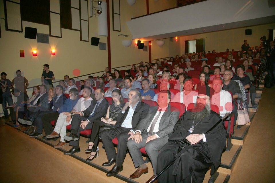 Οταν ο Λαζόπουλος έδεσε τα μάτια για να παραστήσει τον τυφλό και προκάλεσε σάλο στη Λάρισα [εικόνες] | iefimerida.gr 4