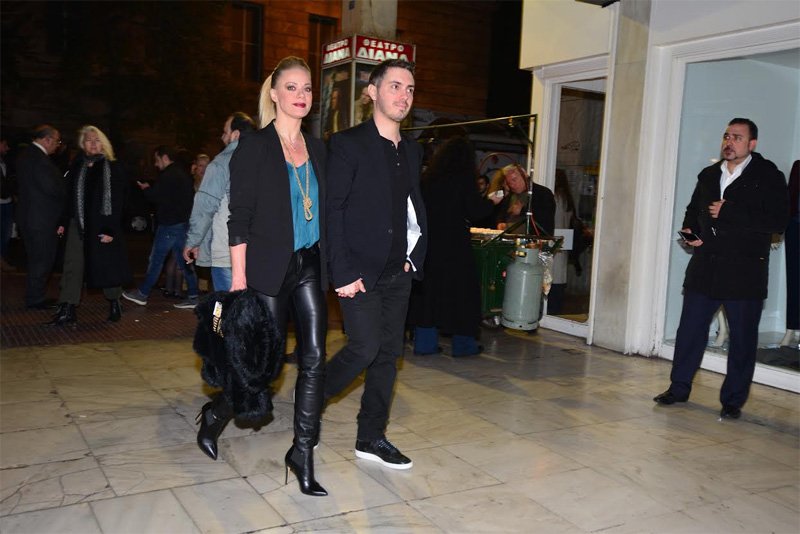 Ο Τσίπρας με την Περιστέρα, το μισό υπουργικό και η Γιάννα πήγαν Λαζόπουλο [εικόνες] | iefimerida.gr 12