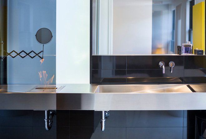 Πώς ένα παλιό ξυλουργείο του '50 μετατράπηκε σε ένα μοντέρνο πολυτελές σπίτι [εικόνες] | iefimerida.gr 14