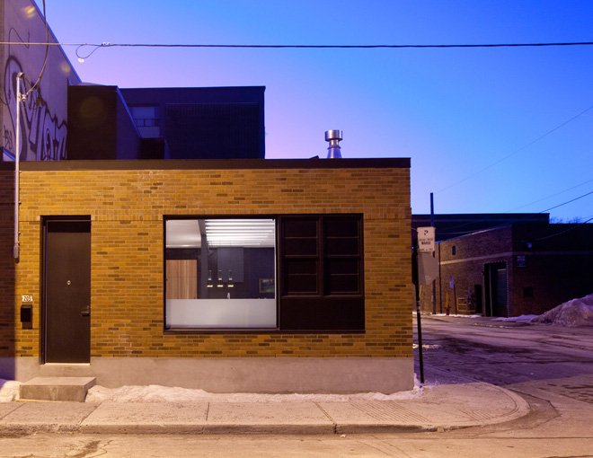 Πώς ένα παλιό ξυλουργείο του '50 μετατράπηκε σε ένα μοντέρνο πολυτελές σπίτι [εικόνες] | iefimerida.gr 19