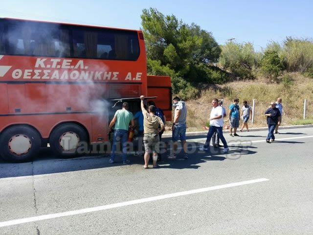 Τυλίχθηκε στις φλόγες λεωφορείο γεμάτο επιβάτες στη Θεσσαλονίκη [εικόνες]  | iefimerida.gr 1