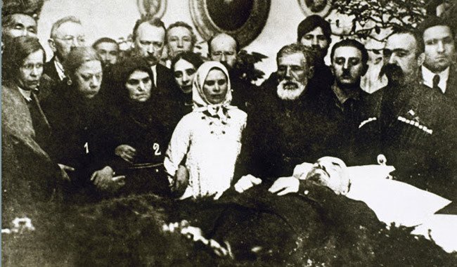  Πόσο κοστίζει η διατήρηση του ταριχευμένου σώματος του Λένιν [εικόνες] | iefimerida.gr 3