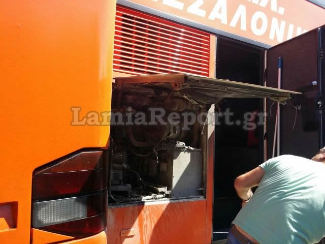 Τυλίχθηκε στις φλόγες λεωφορείο γεμάτο επιβάτες στη Θεσσαλονίκη [εικόνες]  | iefimerida.gr 4
