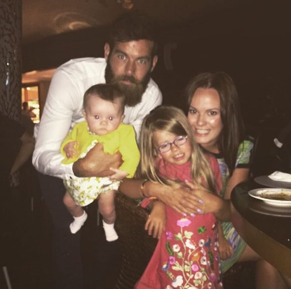 Ακύρωσε τον γάμο του o Τζο Λέντλι... για τον ημιτελικό του EURO 2016 [εικόνες] | iefimerida.gr 2