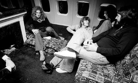 Οργια, τρέλα και αλκοόλ-Μια «τυπική» ημέρα από τη ζωή των Led Zeppelin [εικόνες + βίντεο] | iefimerida.gr 3