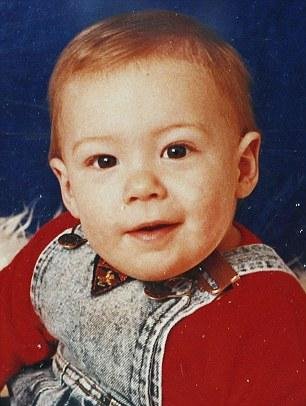 Ο θρήνος της οικογένειας του Αγγλου στρατιώτη [εικόνες] | iefimerida.gr 3