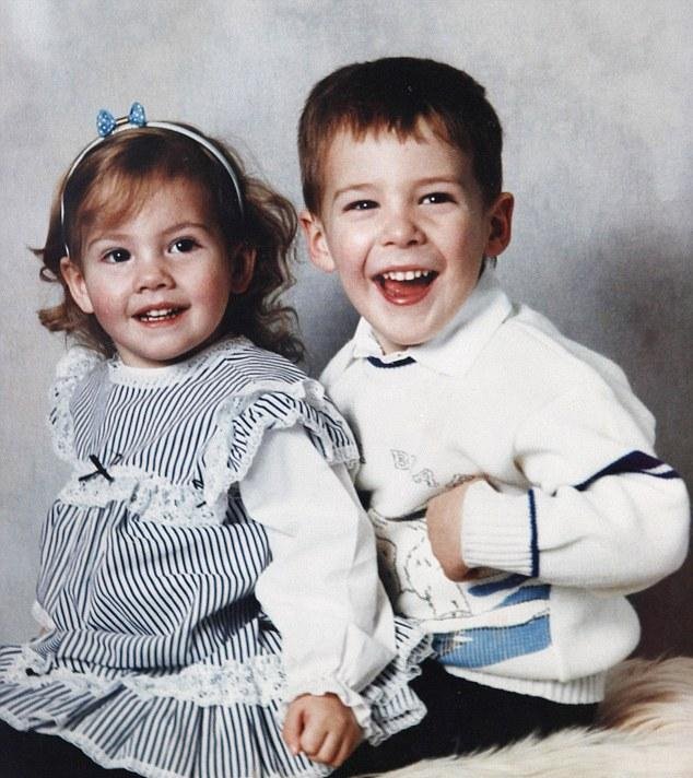 Ο θρήνος της οικογένειας του Αγγλου στρατιώτη [εικόνες] | iefimerida.gr 4