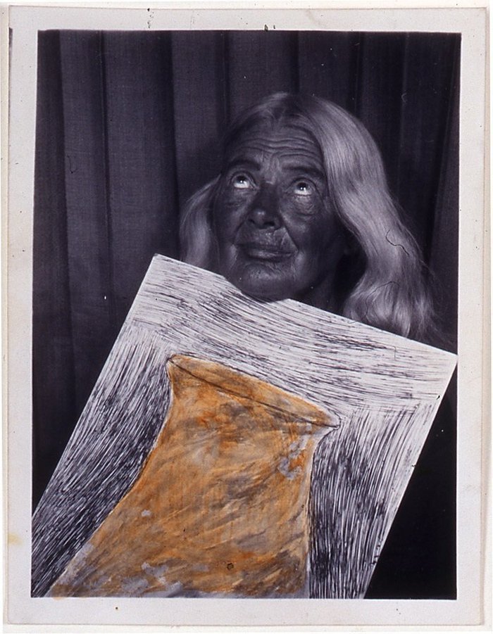 Οι selfies αυτής της άστεγης πωλούνται χιλιάδες δολάρια -Ζούσε στους δρόμους, κουβαλούσε τις γούνες και τα κοσμήματά της [εικόνες]  | iefimerida.gr 3