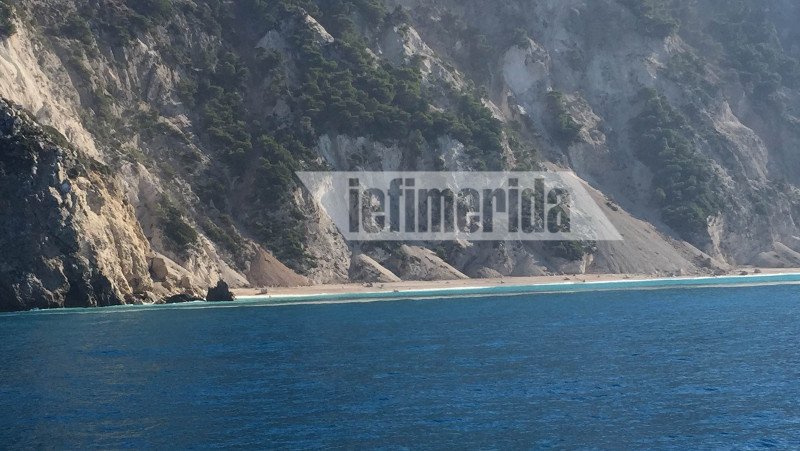 Κατολισθήσεις από το σεισμό στους Εγκρεμνούς: Καλύφθηκαν από τόνους χώματος [αποκλειστικές εικόνες] | iefimerida.gr 1