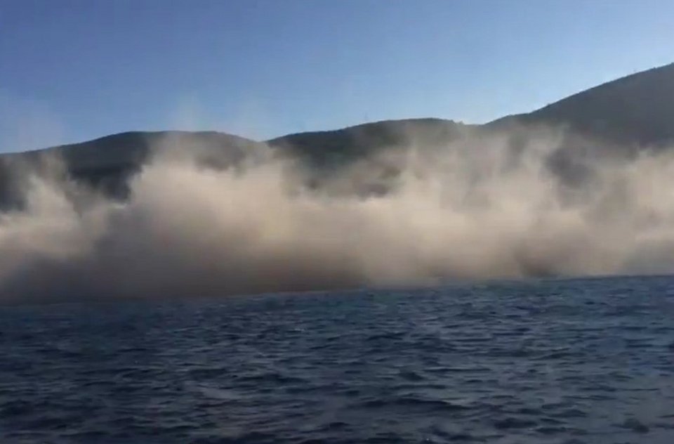 Συγκλονιστικό βίντεο: Η ώρα του σεισμού στους Εγκρεμνούς Λευκάδας [βίντεο] | iefimerida.gr 0