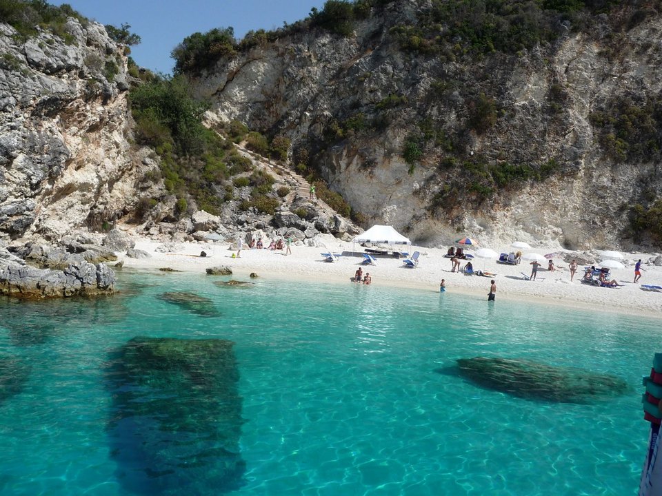 Aγιοφύλλι Λευκάδας, η παραλία όπου προσκυνούν ακόμη και οι θεοί [εικόνες] | iefimerida.gr 1