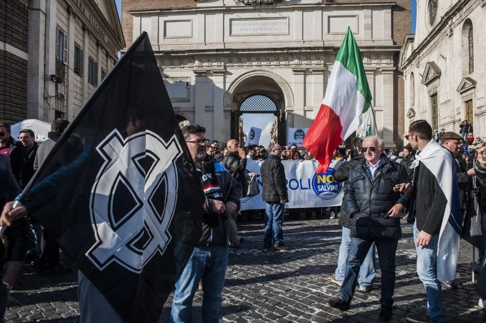 Σε κλοιό συγκεντρώσεων και αντιδιαδηλώσεων η Ρώμη [εικόνες & βίντεο] | iefimerida.gr 2