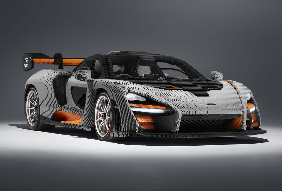 Μία φυσικού μεγέθους McLaren Senna από 480.000 κυβάκια LEGO