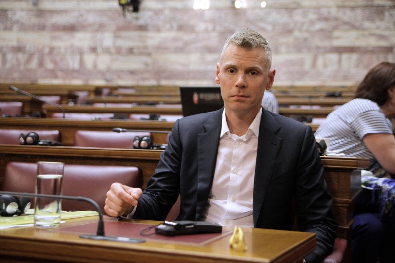 Χαμός στην επιτροπή για το χρέος: Γιατί οι βουλευτές της ΝΔ κατηγόρησαν μάρτυρα ως... φιλοΣΥΡΙΖΑίο | iefimerida.gr 0