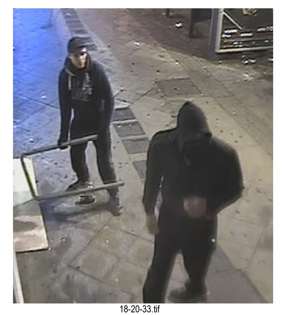 16 νέες φωτογραφίες βανδάλων από τις λεηλασίες του Φεβρουαρίου [εικόνες] | iefimerida.gr 11