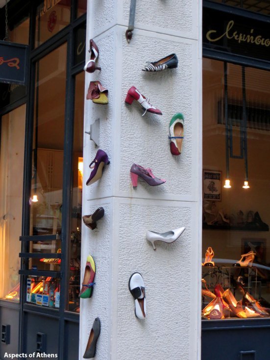 Λεμήσιος: Η ιστορική αθηναϊκή μπαλαρίνα που κατασκευάζεται από το 1912 και ξεπουλάει σε Ιταλία, Αμερική, Γερμανία [εικόνες]  | iefimerida.gr 3