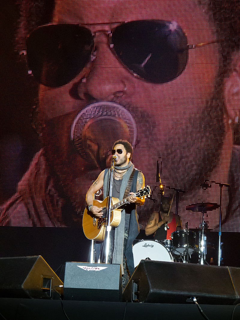 Ο εκρηκτικός Λένι Κράβιτζ φωτογραφίζει τους παπαράτσι που τον καταδιώκουν [εικόνες] | iefimerida.gr 6