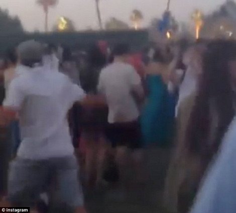 Ο ξέφρενος χορός του Λεονάρντο Ντι Κάπριο -Πηδάει πάνω κάτω και κλωτσάει στον αέρα [εικόνες&βίντεο] | iefimerida.gr 1