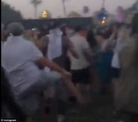 Ο ξέφρενος χορός του Λεονάρντο Ντι Κάπριο -Πηδάει πάνω κάτω και κλωτσάει στον αέρα [εικόνες&βίντεο] | iefimerida.gr 2