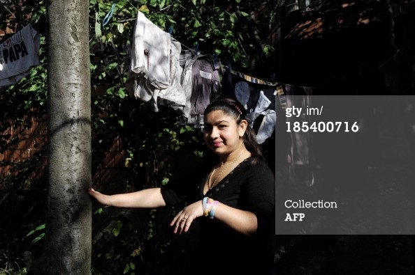 Ποιά είναι η 15χρονη Ρομά Leonarda που κάνει την γαλλική κυβέρνηση να τρίζει [εικόνες] | iefimerida.gr 2
