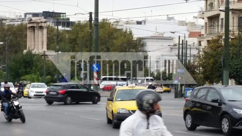 Χάος και στου Μακρυγιάννη. Η δεξιά λωρίδα είναι μονίμως κλειστή