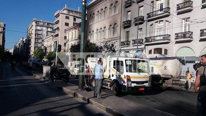 Μετά τη διαδήλωση «Παραιτηθείτε» αναρχικοί έκαψαν λεωφορείο & τρόλεϊ [εικόνες] | iefimerida.gr 7