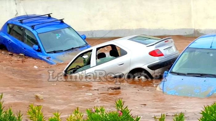 Η δραματική διάσωση επιβατών λεωφορείου -Βούλιαξε στο νερό στον κόμβο Θριασίου [εικόνες & βίντεο] | iefimerida.gr 3