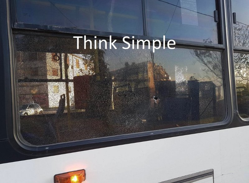 Θεσσαλονίκη: Πυροβόλησαν με αεροβόλο λεωφορείο εν κινήσει -Τρόμος για τους επιβάτες [εικόνες] | iefimerida.gr 0