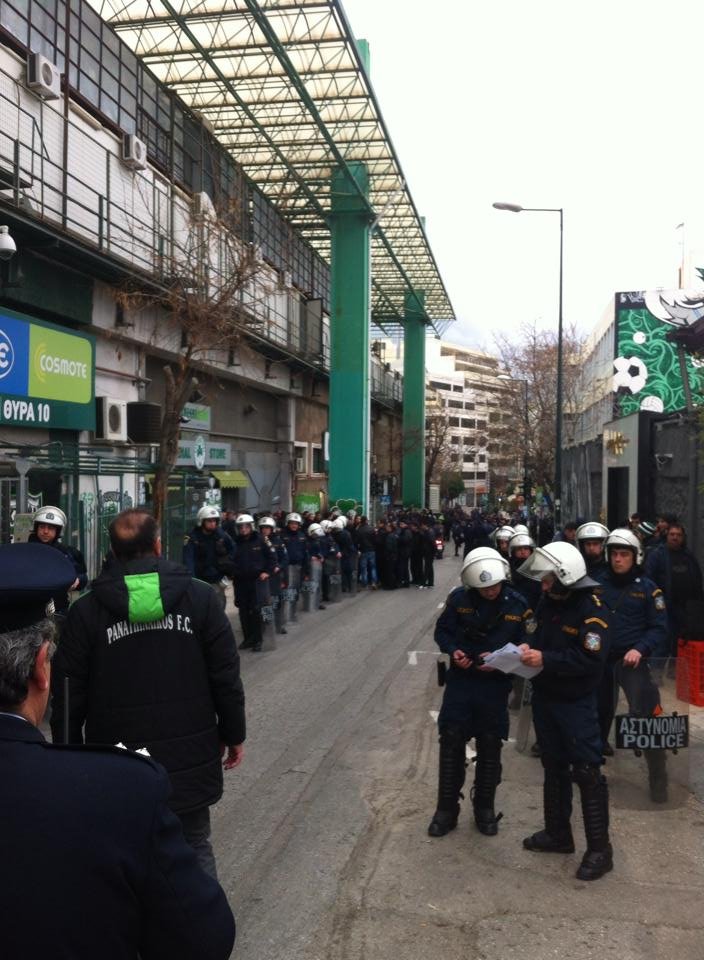 Δρακόντεια τα μέτρα ασφαλείας στη Λεωφόρο Αλεξάνδρας - Κόσμος στο γήπεδο 3 ώρες πριν το ντέρμπι [εικόνες] | iefimerida.gr 1