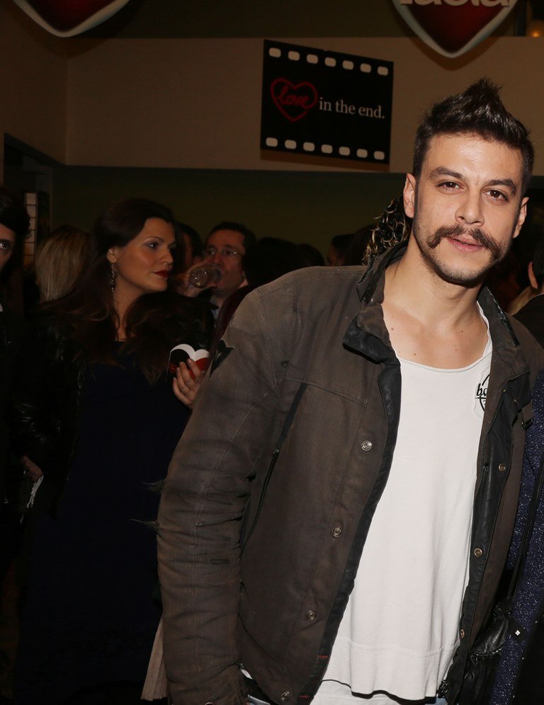 Εκπληξη: Δεν φαντάζεστε με ποιον ηθοποιό είναι ζευγάρι η Πάολα [εικόνες] | iefimerida.gr 0