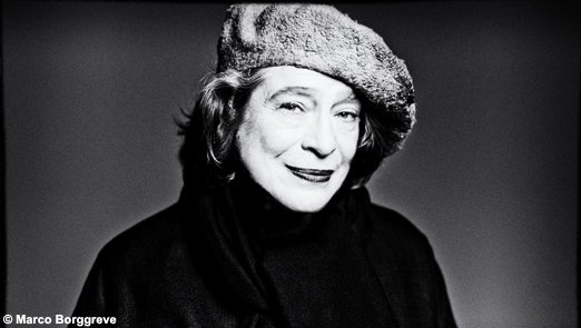 Η grande dame του πιάνου Ελίζαμπετ Λεόνσκαγια ερμηνεύει όλες τις σονάτες του Σούμπερτ σε τρία ρεσιτάλ