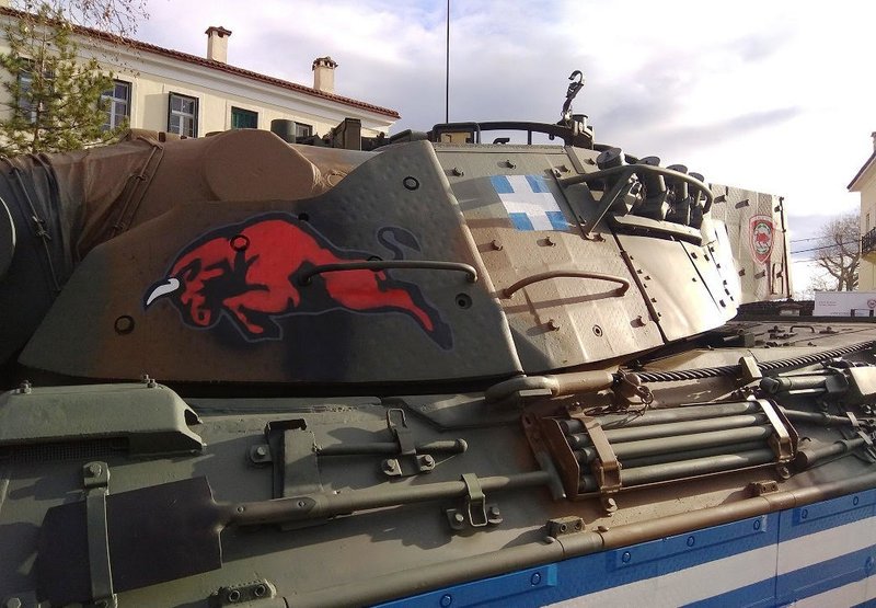 Ενα τεθωρακισμένο Leopard για τους κατοίκους και τους επισκέπτες των Ιωαννίνων [εικόνες]  | iefimerida.gr 4