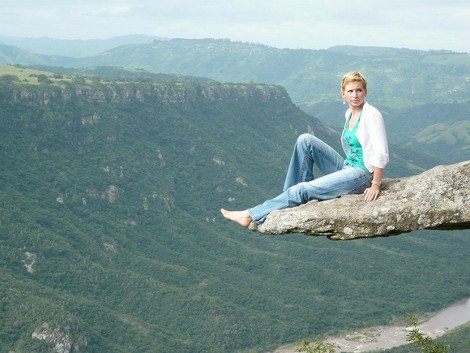 Αγρια ομορφιά στα... άκρα: Βράχοι που ακροβατούν πάνω στο απόλυτο κενό [εικόνες] | iefimerida.gr 3