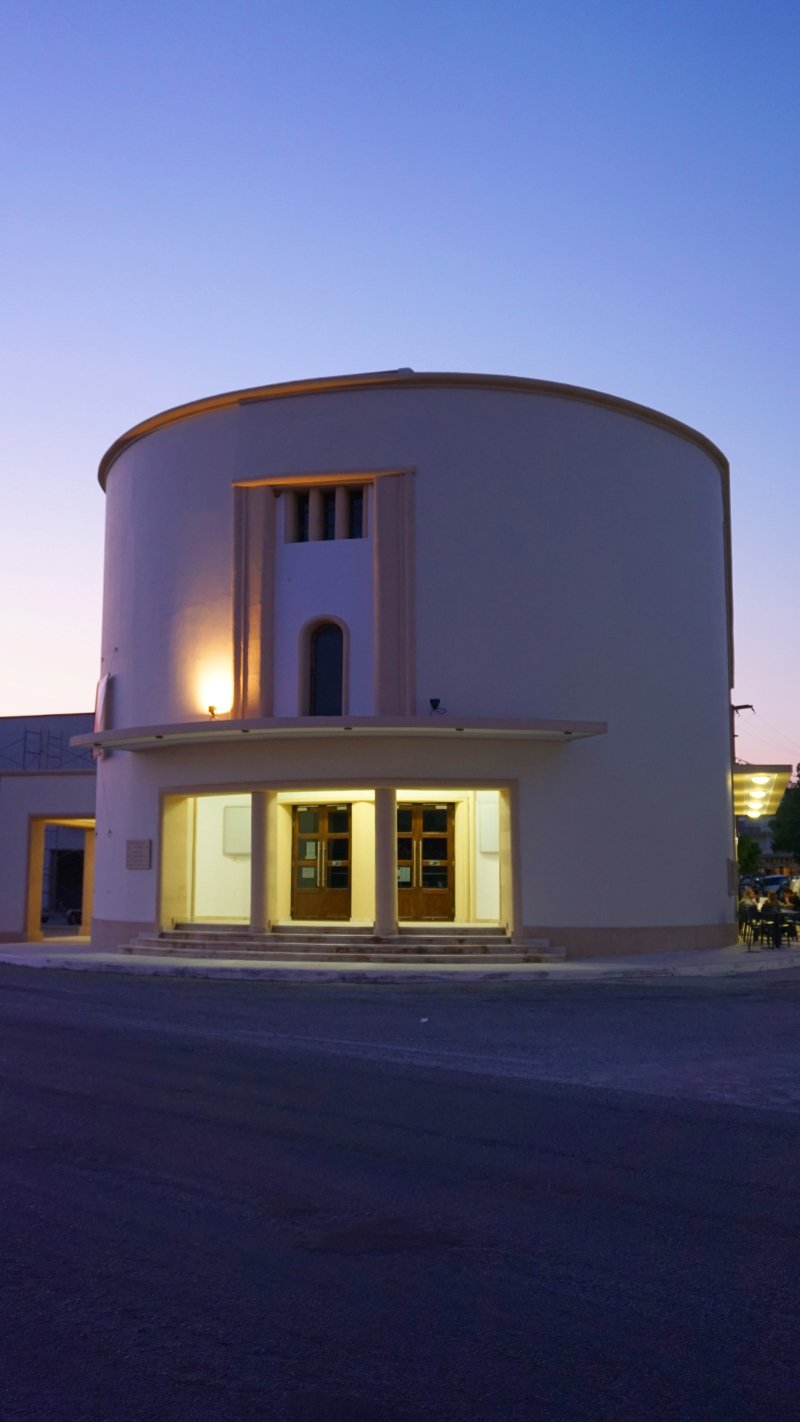 Το BBC βρήκε την πιο περίεργη πόλη της Ελλάδας και υμνεί την παράξενη ομορφιά της [εικόνες] | iefimerida.gr 3