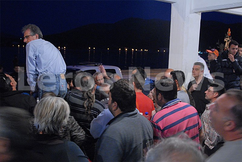 Επεισόδια στη Λέρο για τη μεταφορά μεταναστών -Εξαγριωμένοι οι κάτοικοι, λιμενικοί έδειραν δημοτικό σύμβουλο [εικόνες & βίντεο] | iefimerida.gr 5