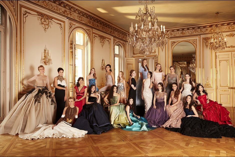 Υπάρχουν και σήμερα δούκισσες και κόμητες -Η αφρόκρεμα της Ευρώπης χόρεψε στο Παρίσι [εικόνες] | iefimerida.gr 8