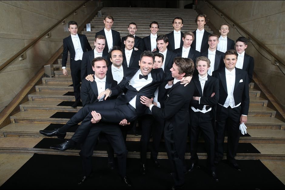 Υπάρχουν και σήμερα δούκισσες και κόμητες -Η αφρόκρεμα της Ευρώπης χόρεψε στο Παρίσι [εικόνες] | iefimerida.gr 9