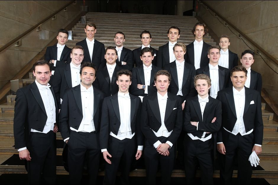 Υπάρχουν και σήμερα δούκισσες και κόμητες -Η αφρόκρεμα της Ευρώπης χόρεψε στο Παρίσι [εικόνες] | iefimerida.gr 10