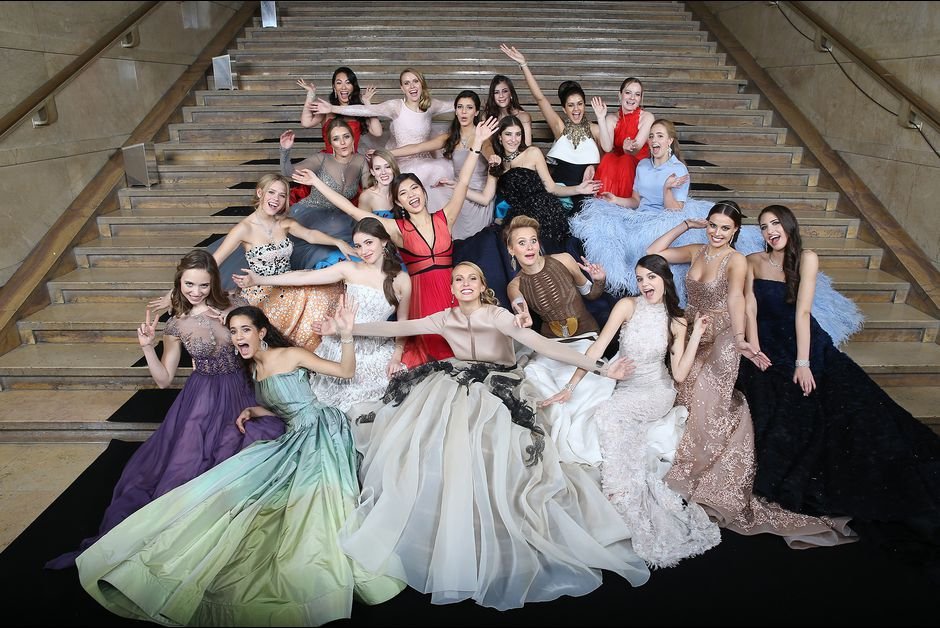 Υπάρχουν και σήμερα δούκισσες και κόμητες -Η αφρόκρεμα της Ευρώπης χόρεψε στο Παρίσι [εικόνες] | iefimerida.gr 1